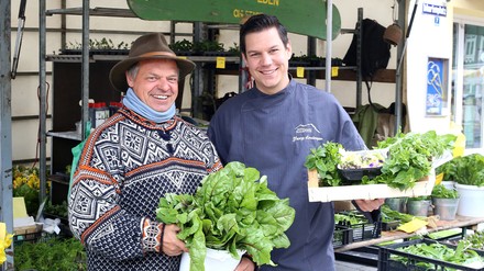 Küchenchef Georg Strohmeyer (rechts) mit Johannes Neuner (Garten Eden), einem regionalen Partner
