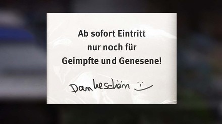 Schild, das auf den Zutritt nach der 2G-Regel hinweist