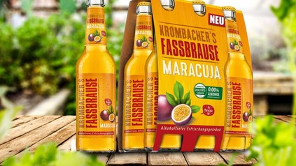 Ein Sixpack von Krombacher's Fassbrause Maracuja