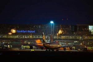 Flughafen Frankfurt bei Nacht
