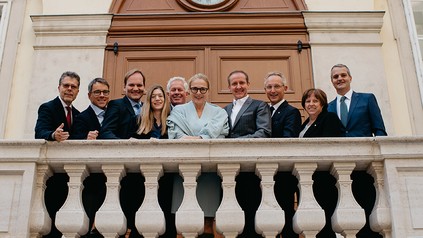 Das ÖHV-Präsidium auf einem Balkon
