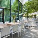 Die großzügige Außenterrasse des Parkview Restaurants.