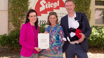 Im Bild v.l.: Sabrina Reichl (Verkaufsprojekte Gastronomie), Mag. Andrea Prantl (Leiterin Spendenbüro St. Anna Kinderkrebsforschung) und Ralf Teufl (Verkaufsleiter Gastronomie Wien und NÖ)