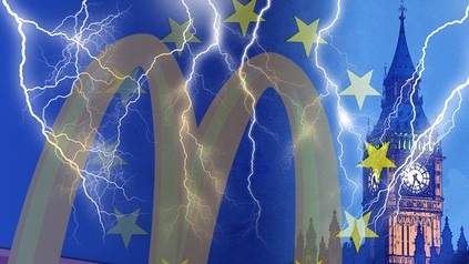 Ein Gewitter über London und das McDonald's-Logo