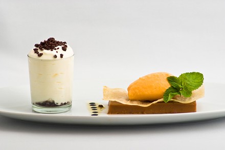 Kürbis Honig Parfait mit karamellisierten Pistazien