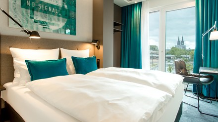 Zimmer mit Blick auf den Kölner Dom