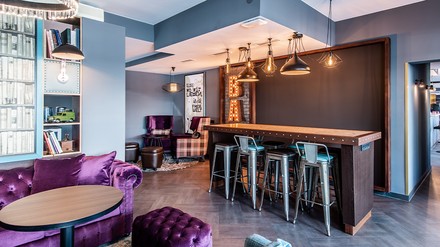 Bar im Premier Inn Saarbrücken